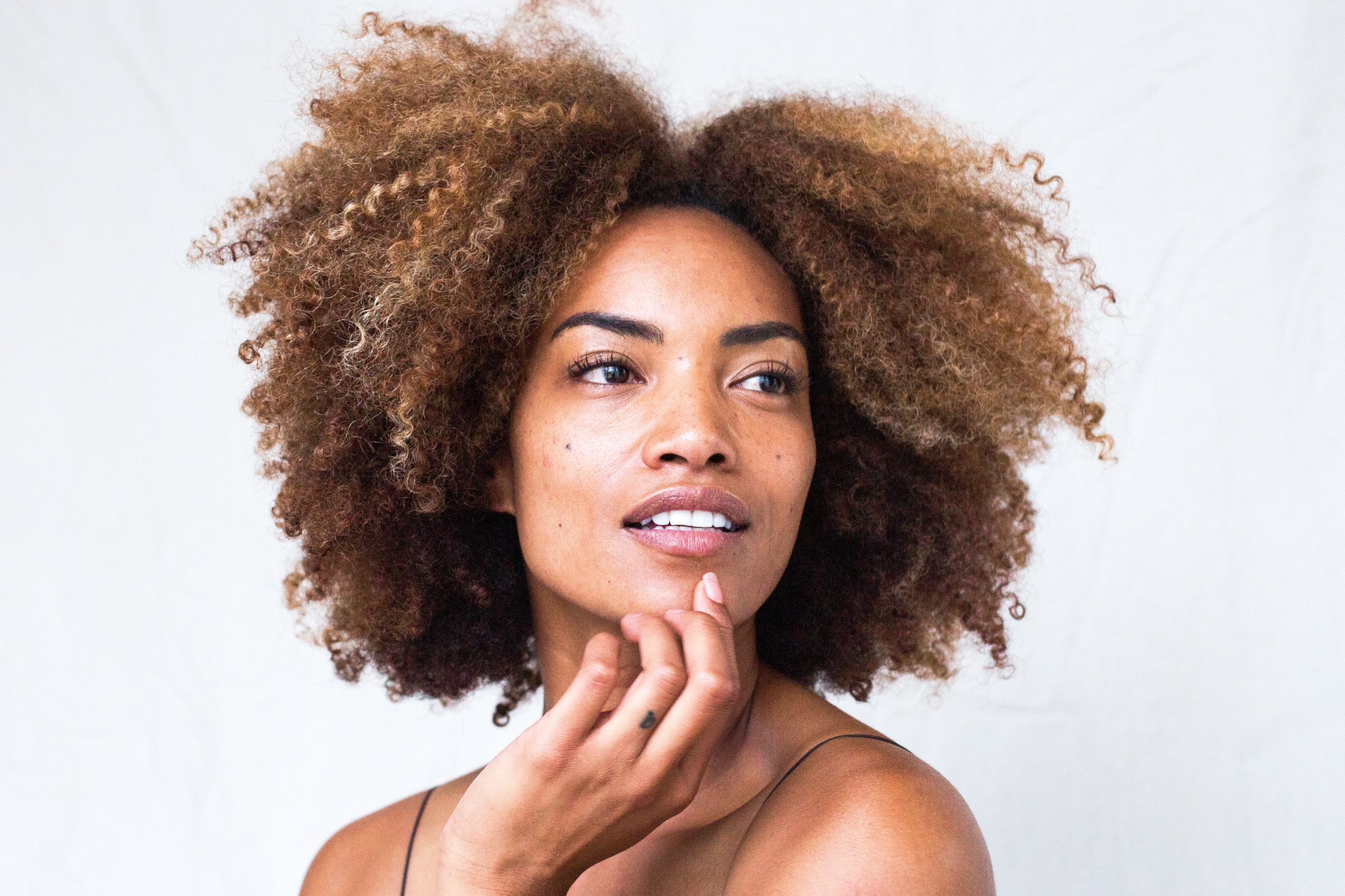 woman with curl hair